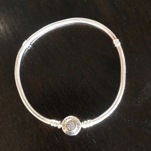 Pandora clasp snake bracelet with pave’ stones